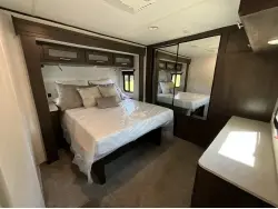2019 FOREST RIVER SALEM 4002Q
