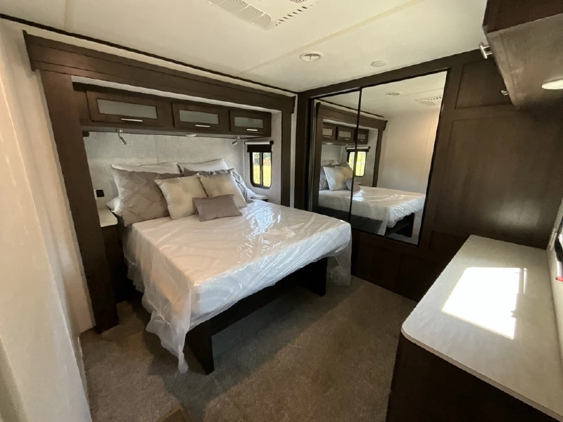 2019 FOREST RIVER SALEM 4002Q
