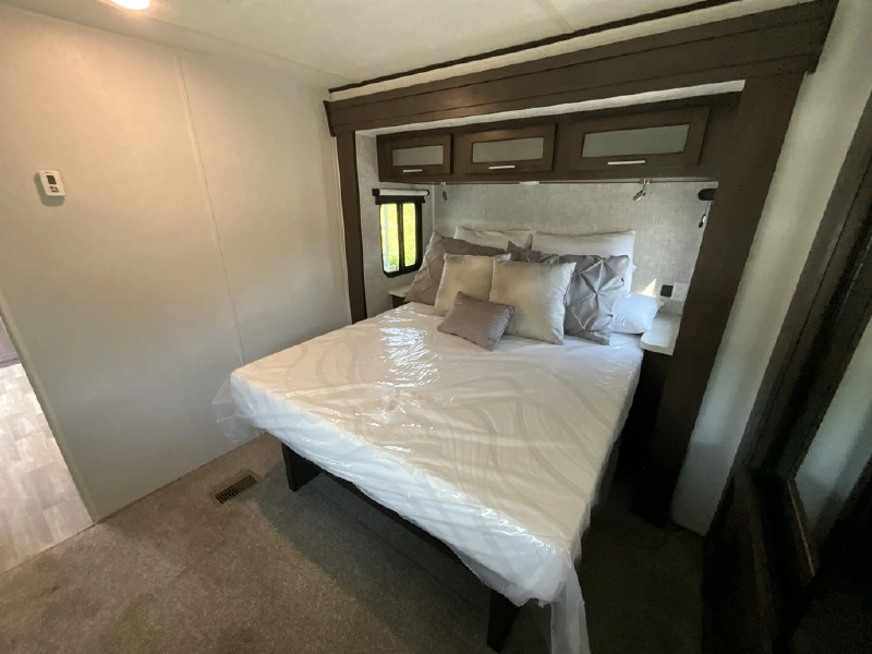 2019 FOREST RIVER SALEM 4002Q