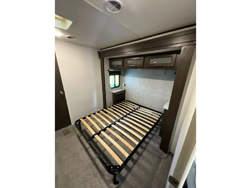 2019 FOREST RIVER SALEM 4002Q
