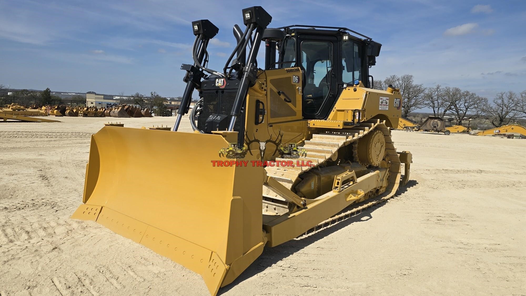 2025 CATERPILLAR D6 in Burleson, TX