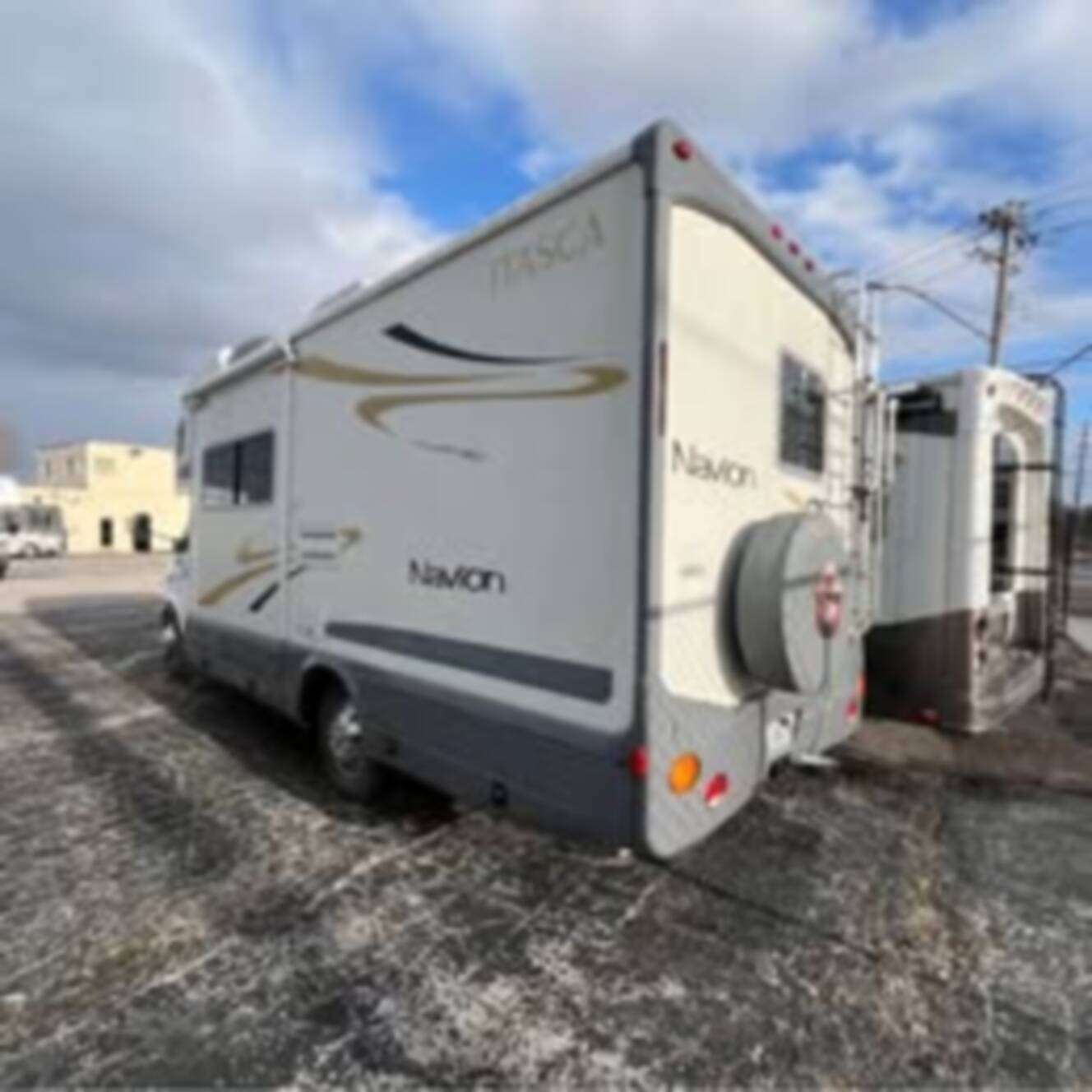 A photo of this 2007 Itasca 23J