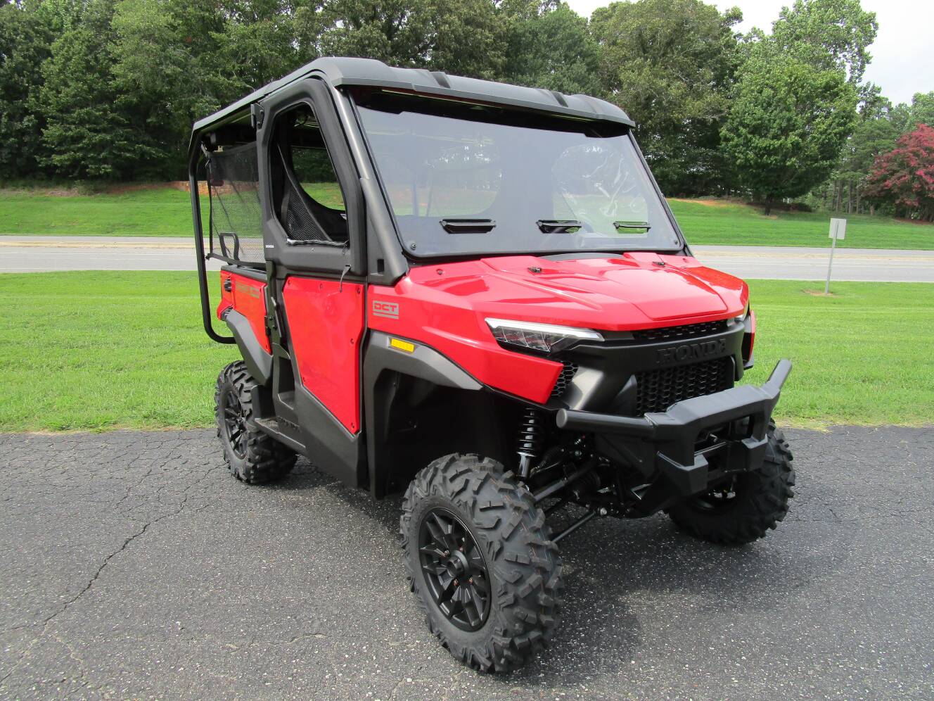 A photo of this 2026 Honda Pioneer 1000-5 Deluxe