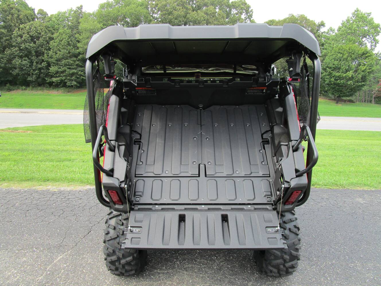 A photo of this 2026 Honda Pioneer 1000-5 Deluxe