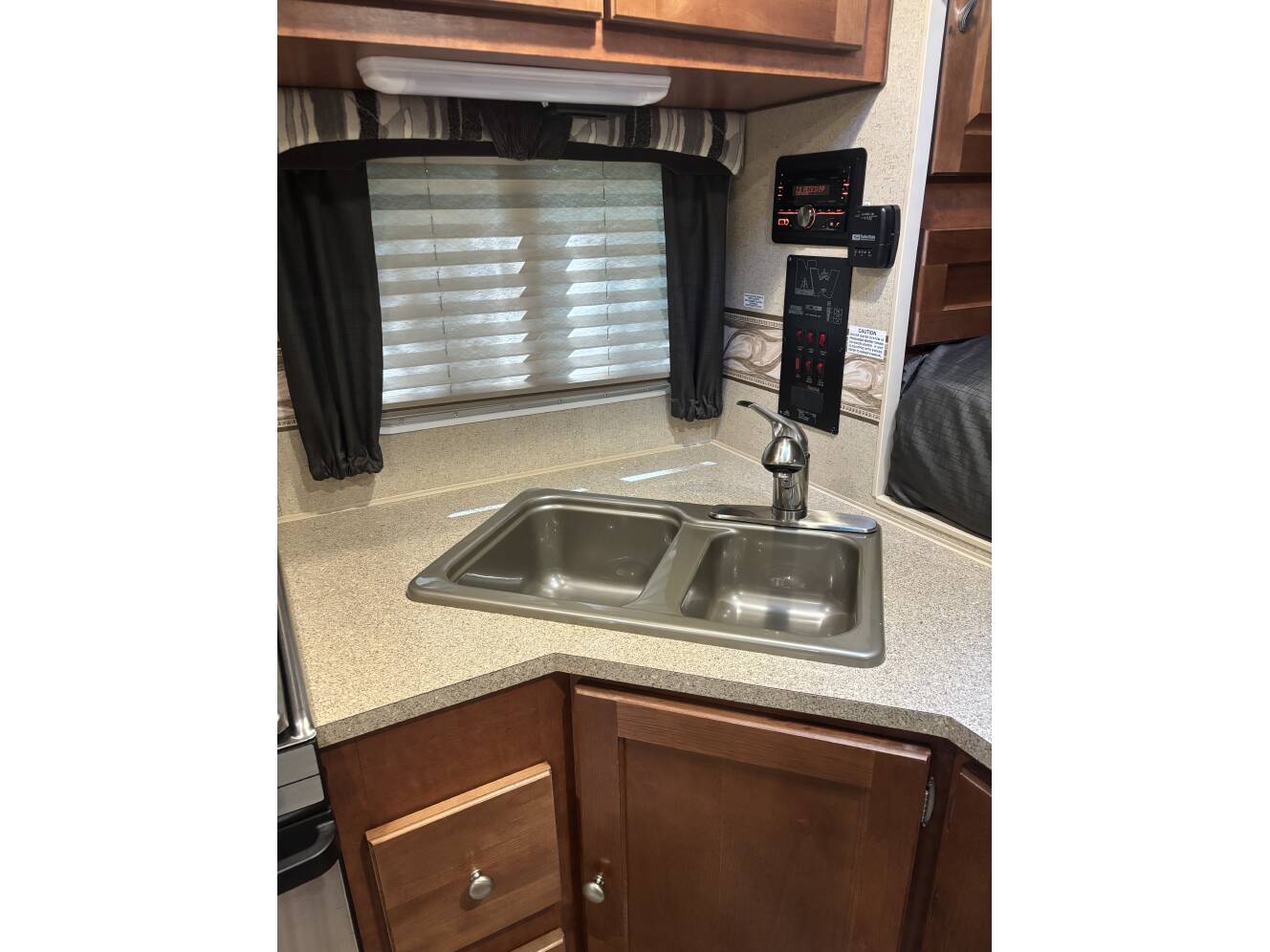 A photo of this 2016 Northwood Mfg ARCTIC FOX TRUCK CAMPER 811