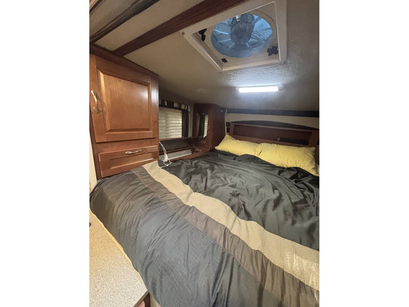 A photo of this 2016 Northwood Mfg ARCTIC FOX TRUCK CAMPER 811