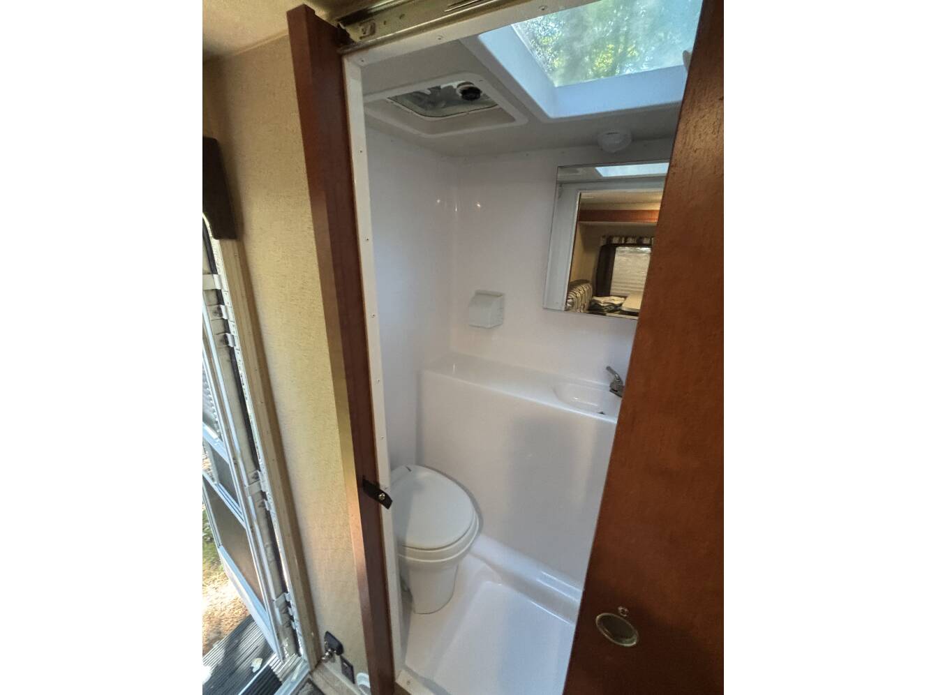 A photo of this 2016 Northwood Mfg ARCTIC FOX TRUCK CAMPER 811