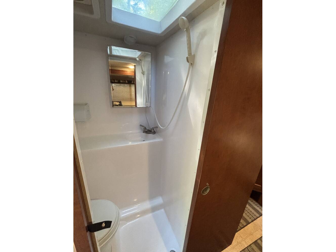 A photo of this 2016 Northwood Mfg ARCTIC FOX TRUCK CAMPER 811