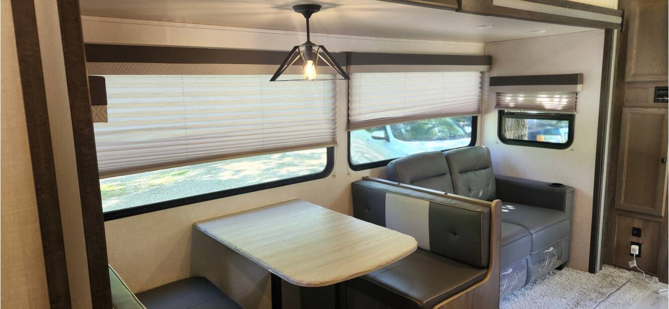 A photo of this 2022 Forest River SURVEYOR LEGEND 276BHLE