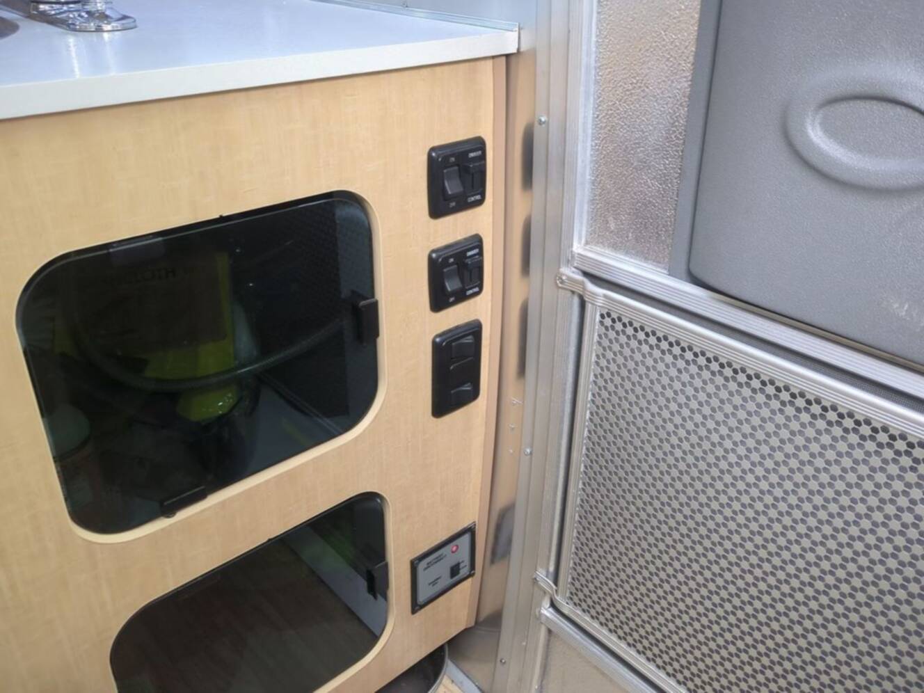 A photo of this 2016 Airstream Flying Cloud 27FB