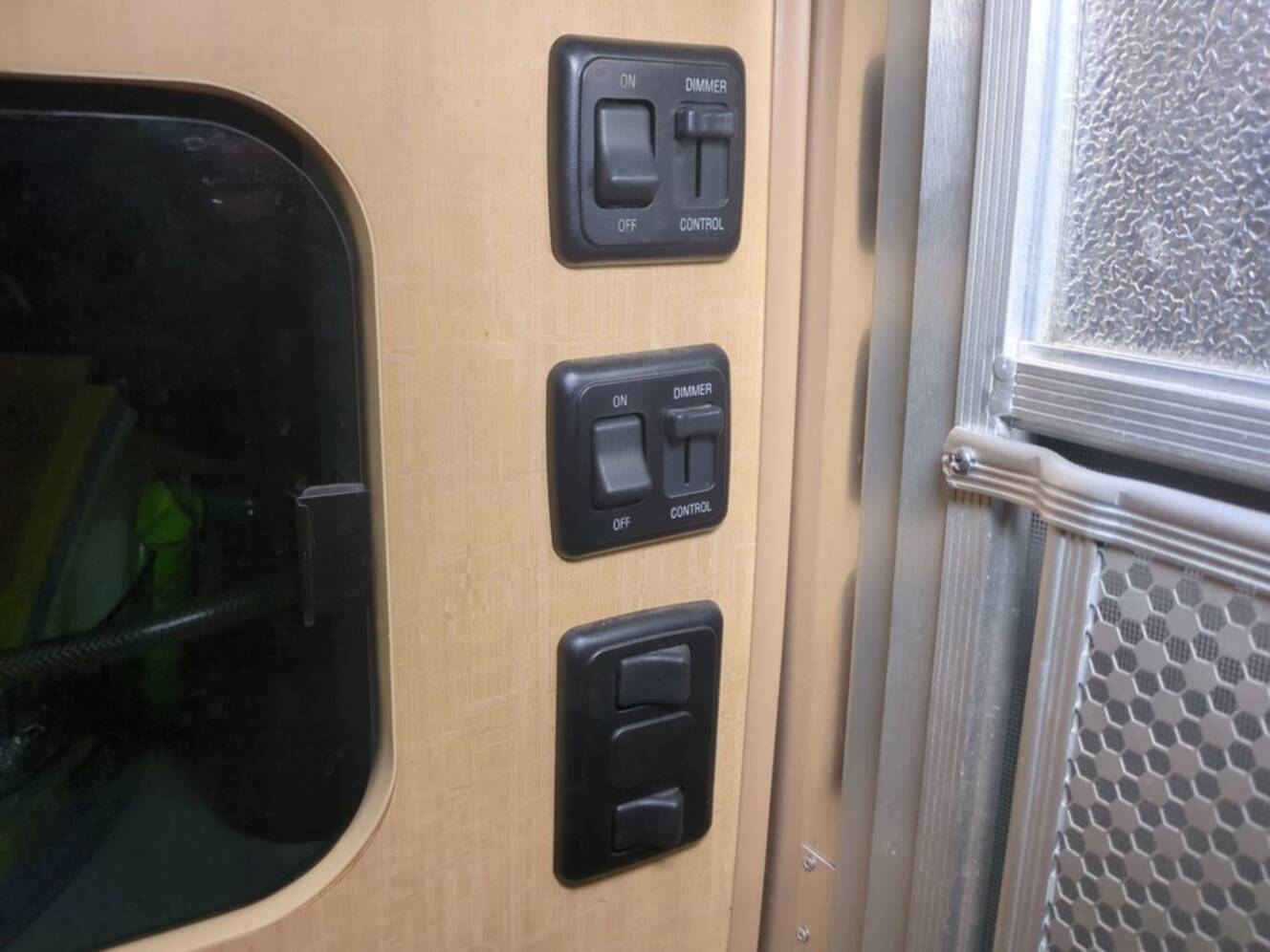 A photo of this 2016 Airstream Flying Cloud 27FB