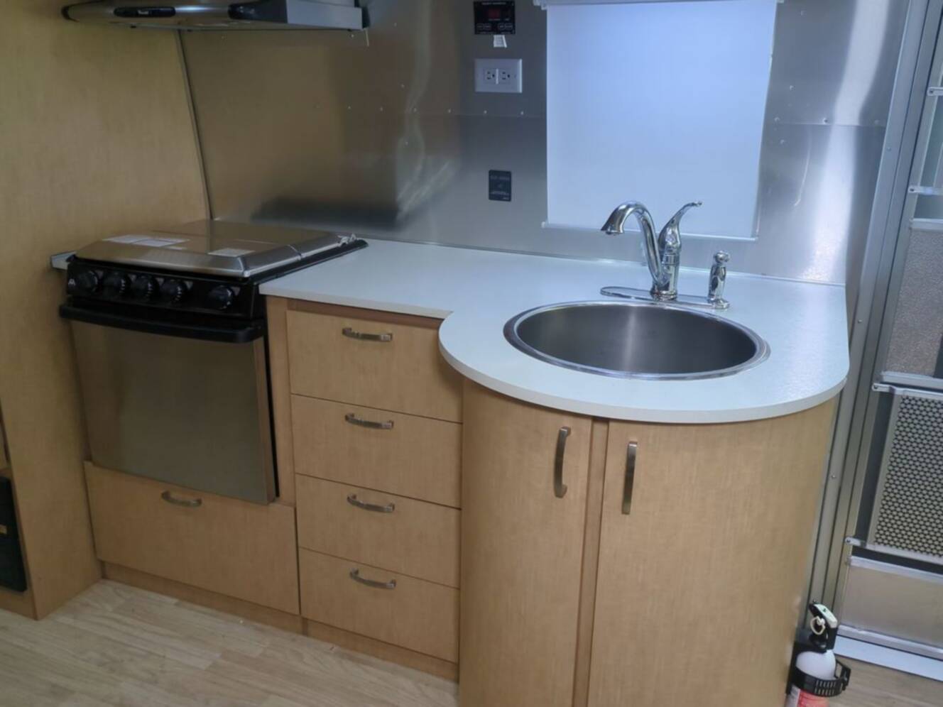 A photo of this 2016 Airstream Flying Cloud 27FB