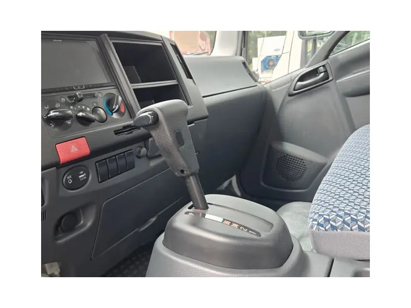 2024 Isuzu NPR HD Gas w/ 20ft Duramag Dry Freight Body