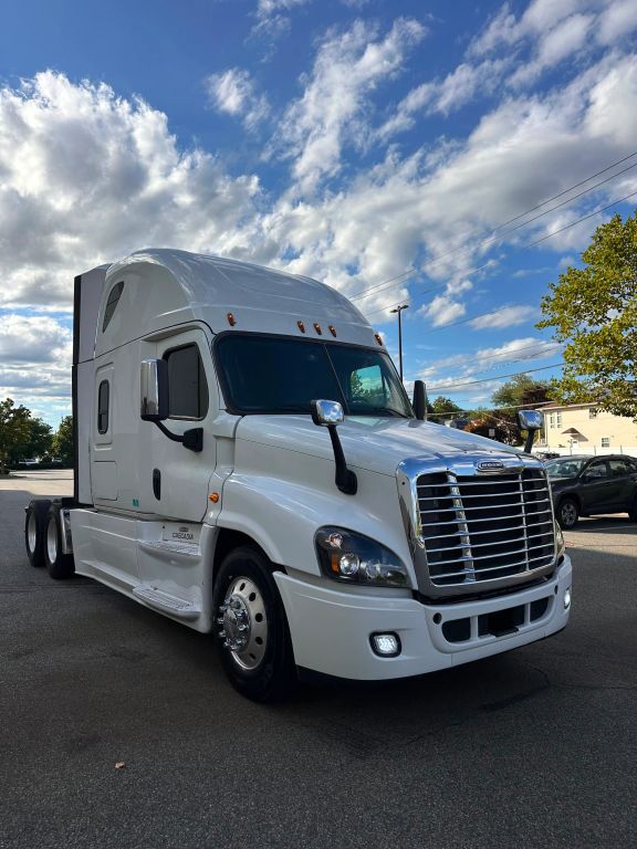 2020 freightliner cascadia 125 in Linden, NJ