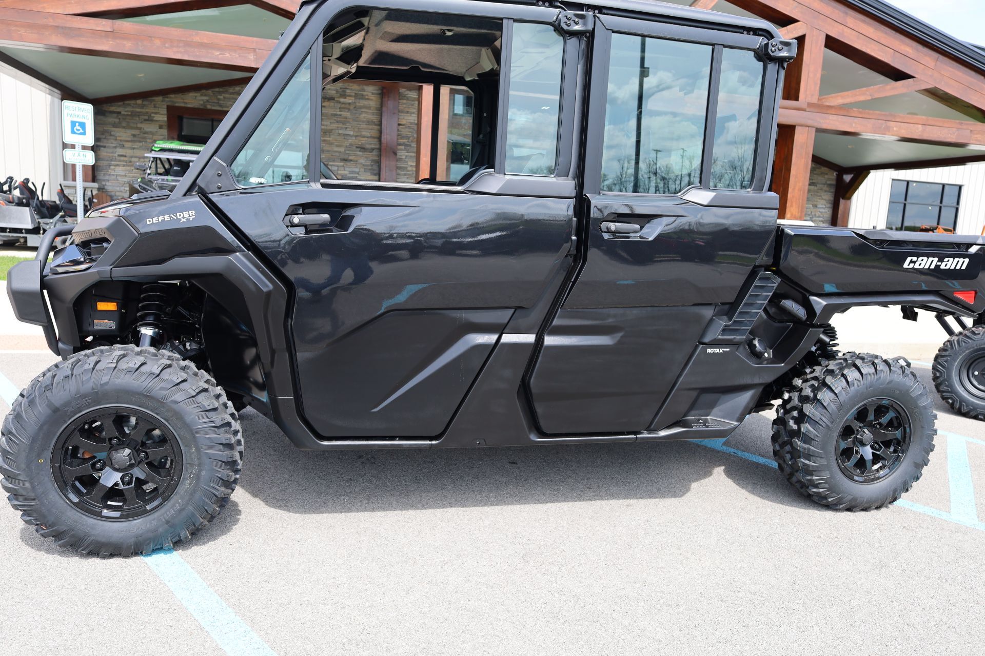 2026 Can-Am Defender MAX XT CAB HD11 in georgetown KY