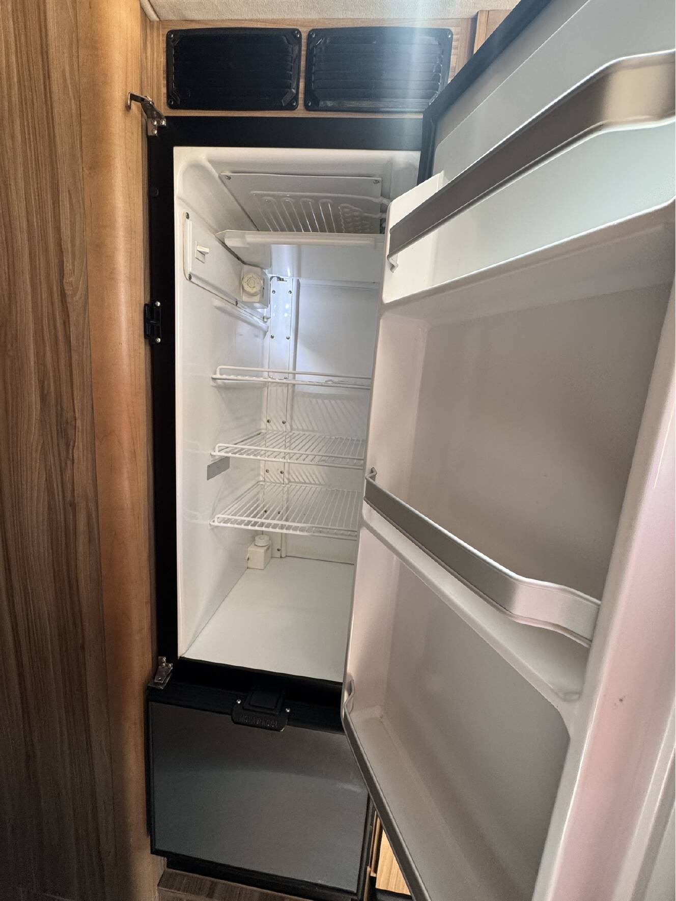 A photo of this 2018 Airstream INTERSTATE GRAND TOUR EXT 3500