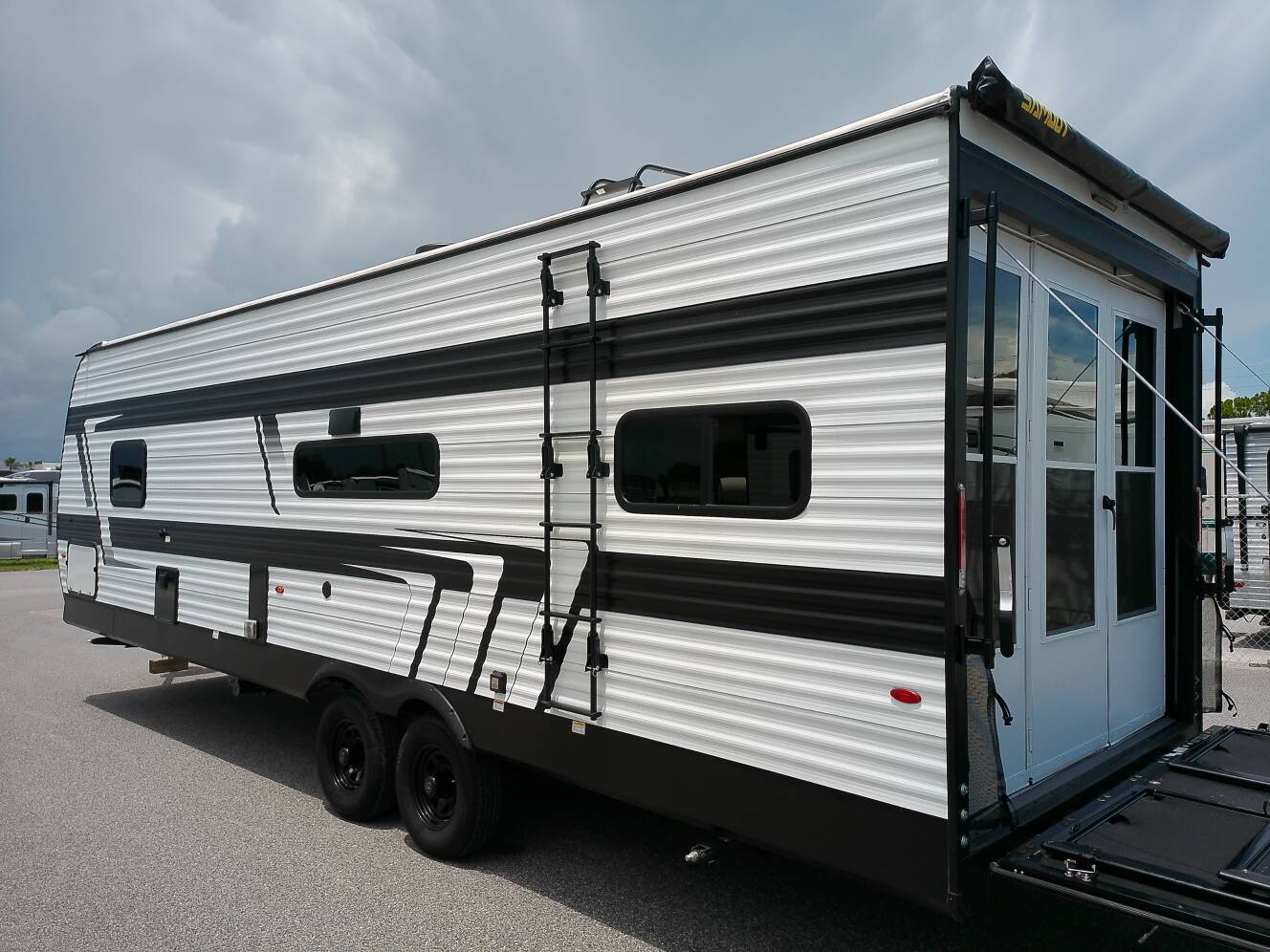A photo of this 2025 Grand Design Momentum MAV 27MAV