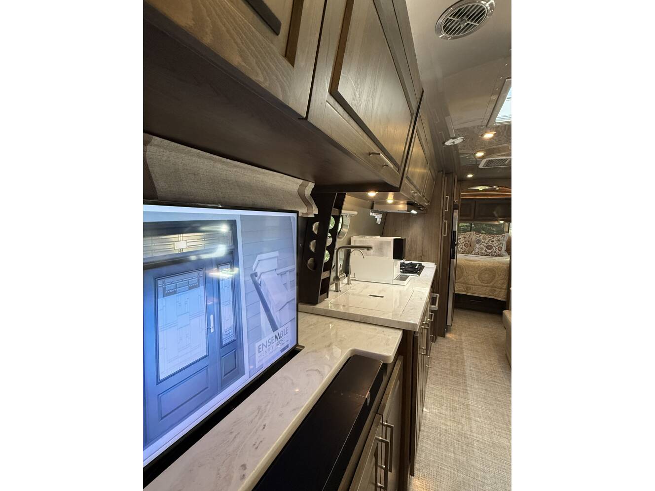 A photo of this 2025 Airstream CLASSIC 33RB