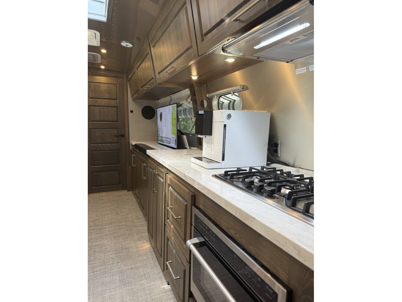 A photo of this 2025 Airstream CLASSIC 33RB