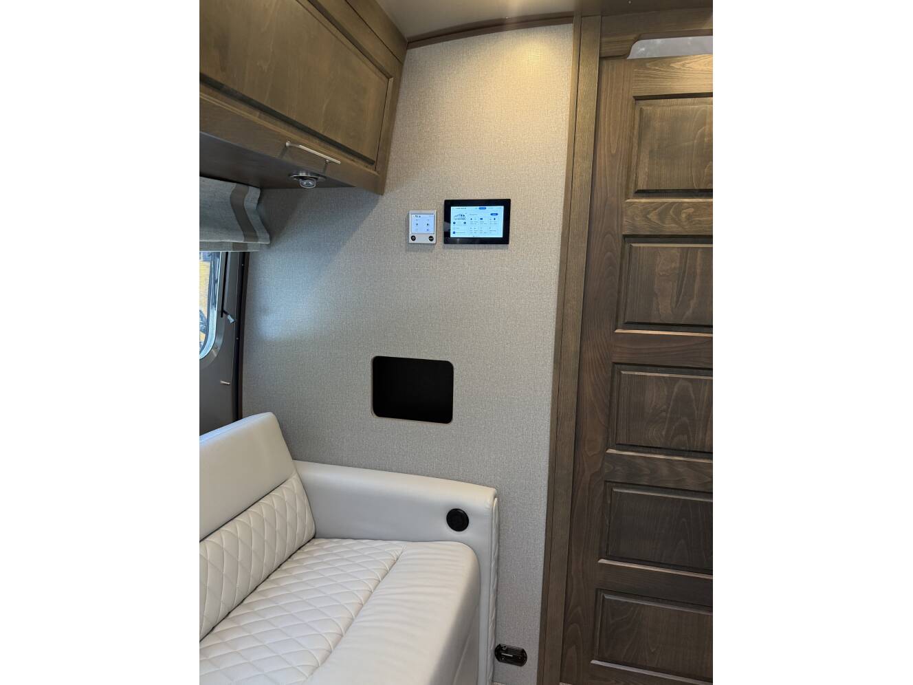 A photo of this 2025 Airstream CLASSIC 33RB