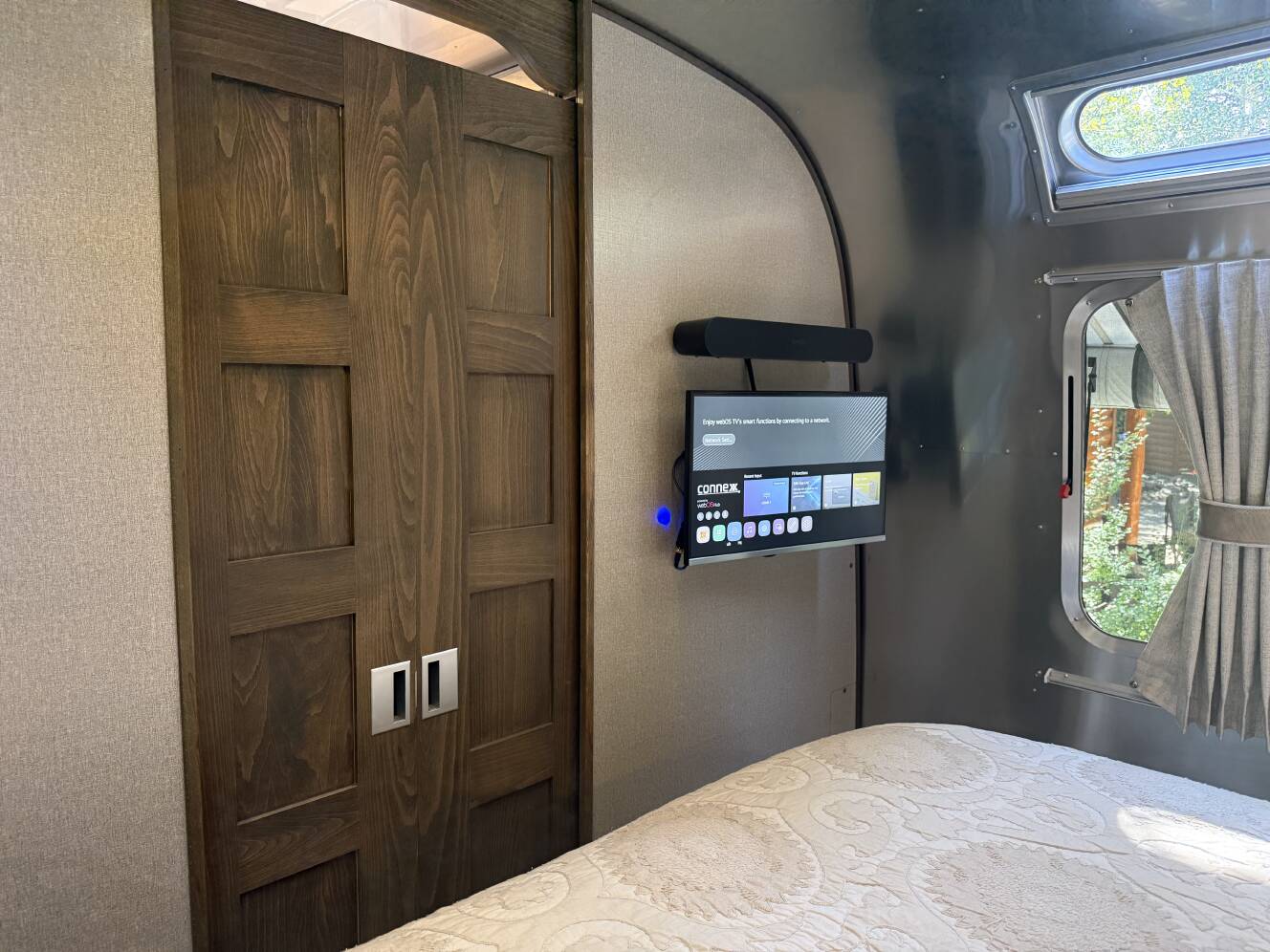 A photo of this 2025 Airstream CLASSIC 33RB