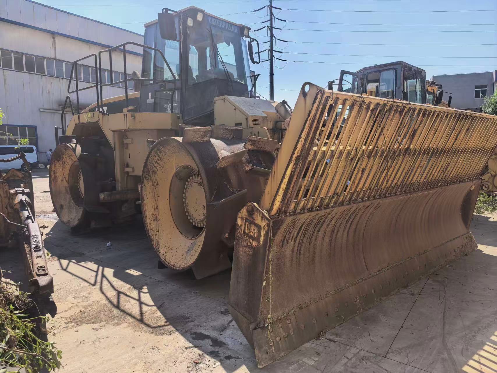 2000 CATERPILLAR 826G II in Dallas, TX