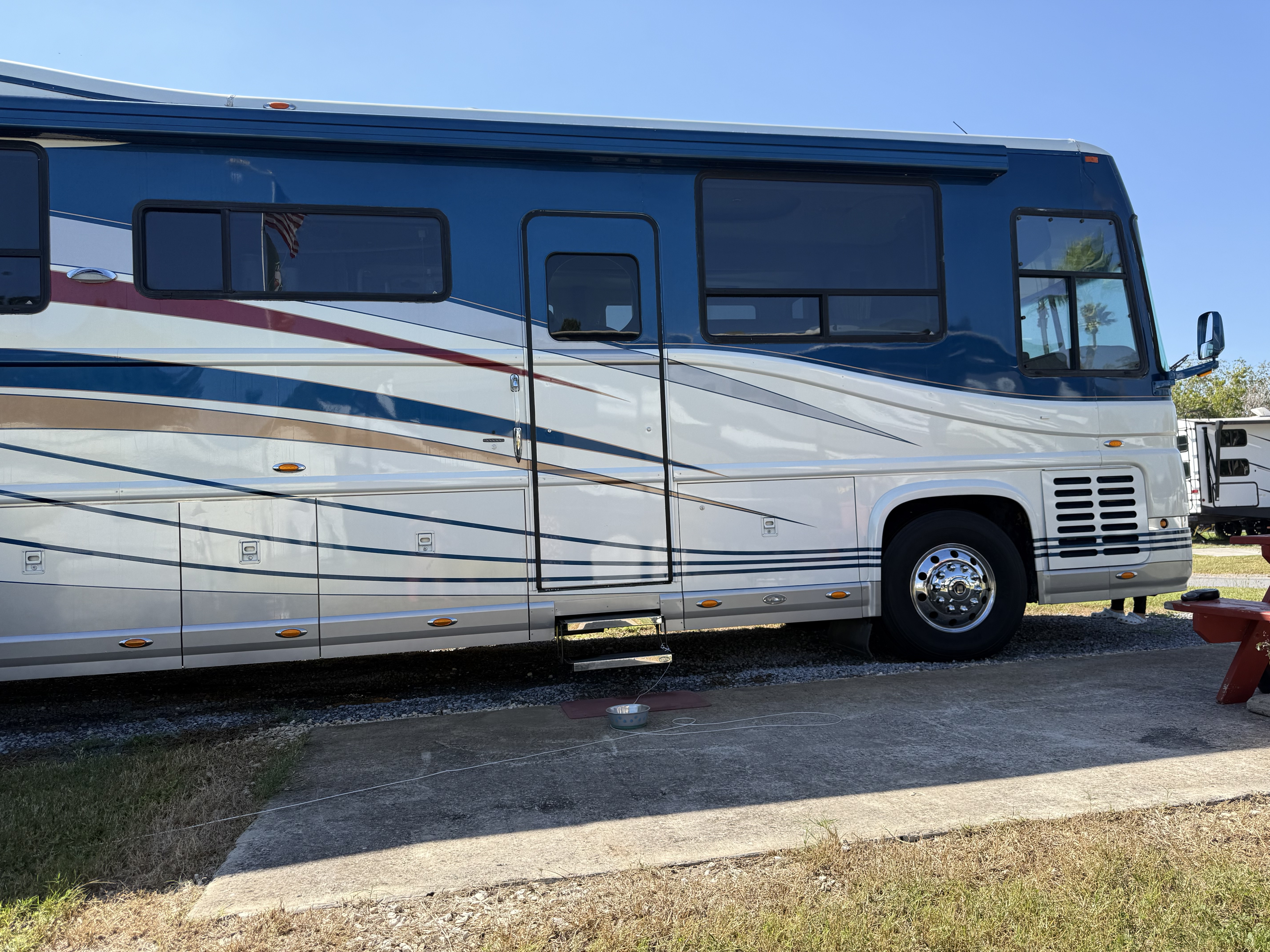 2001 Newell Coach 45 in brownsville TX