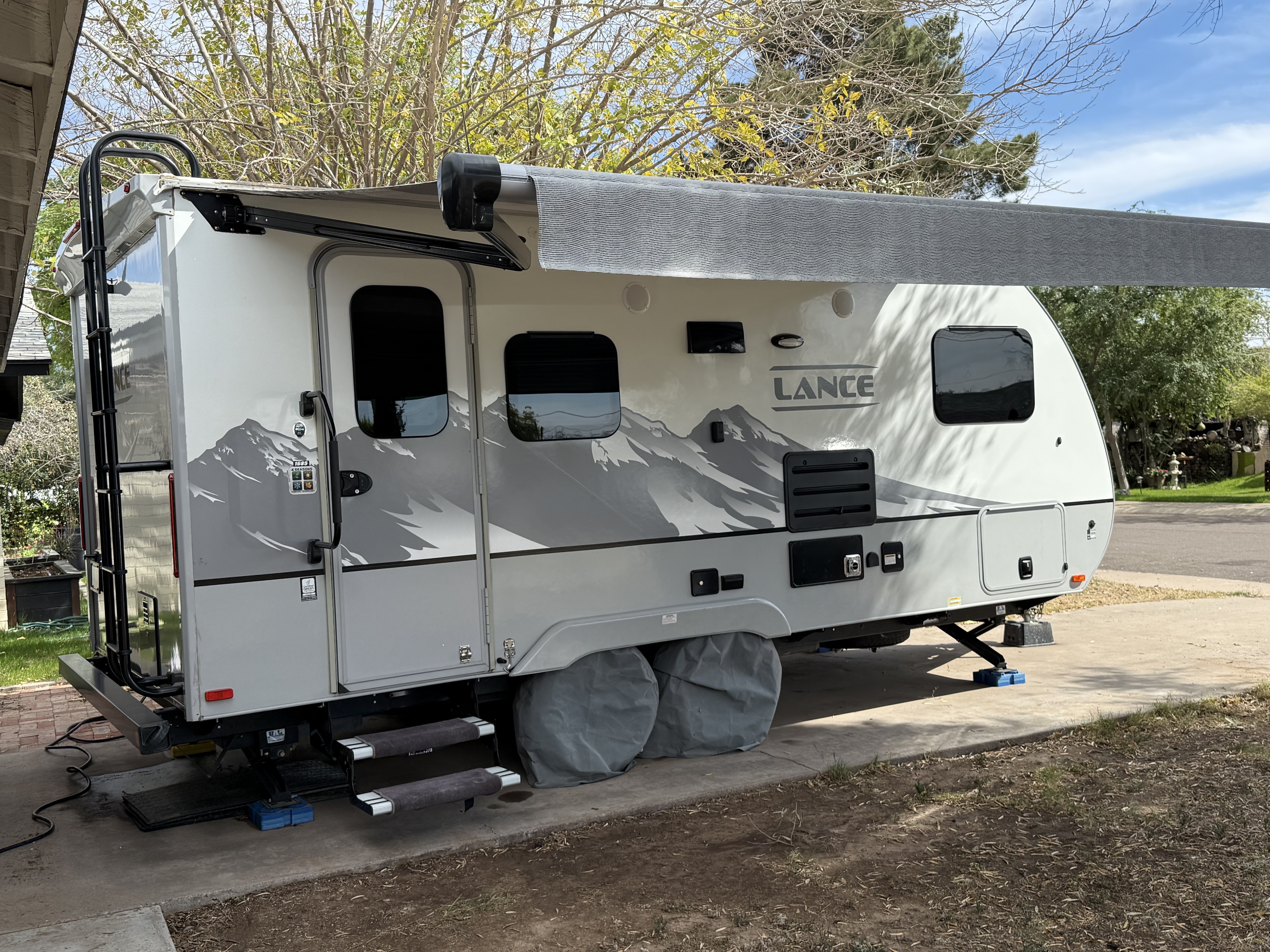 2021 Lance 1685 TRAVEL TRAILER in phoenix AZ