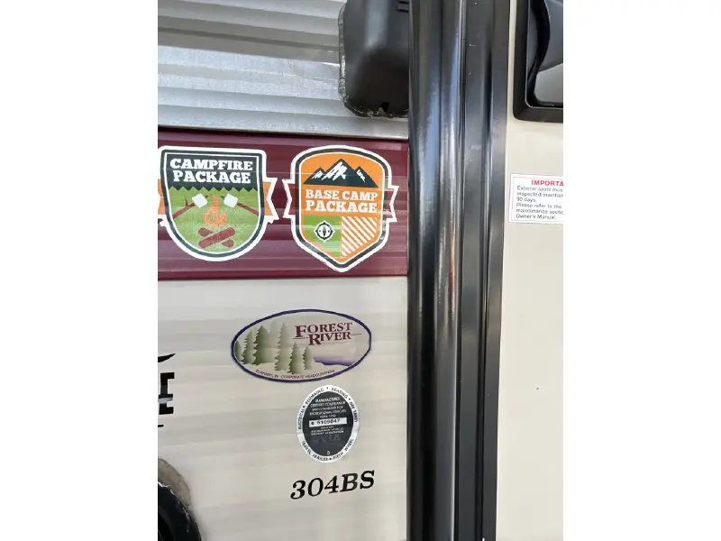 2019 FOREST RIVER CHEROKEE 304BS