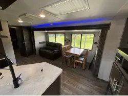 2019 FOREST RIVER CHEROKEE 304BS