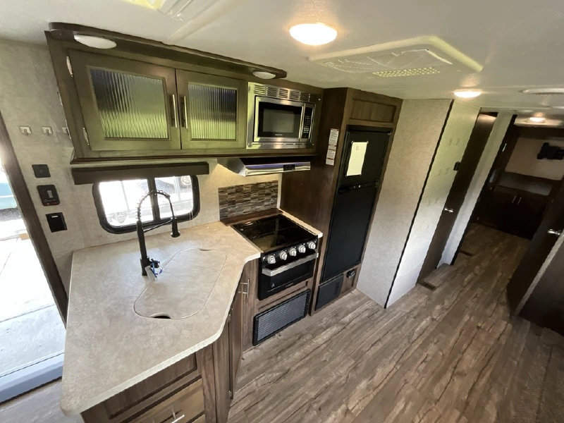 2019 FOREST RIVER CHEROKEE 304BS