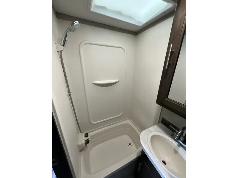 2019 FOREST RIVER CHEROKEE 304BS