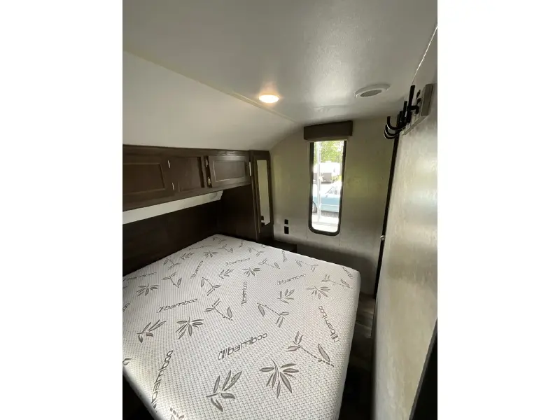 2019 FOREST RIVER CHEROKEE 304BS