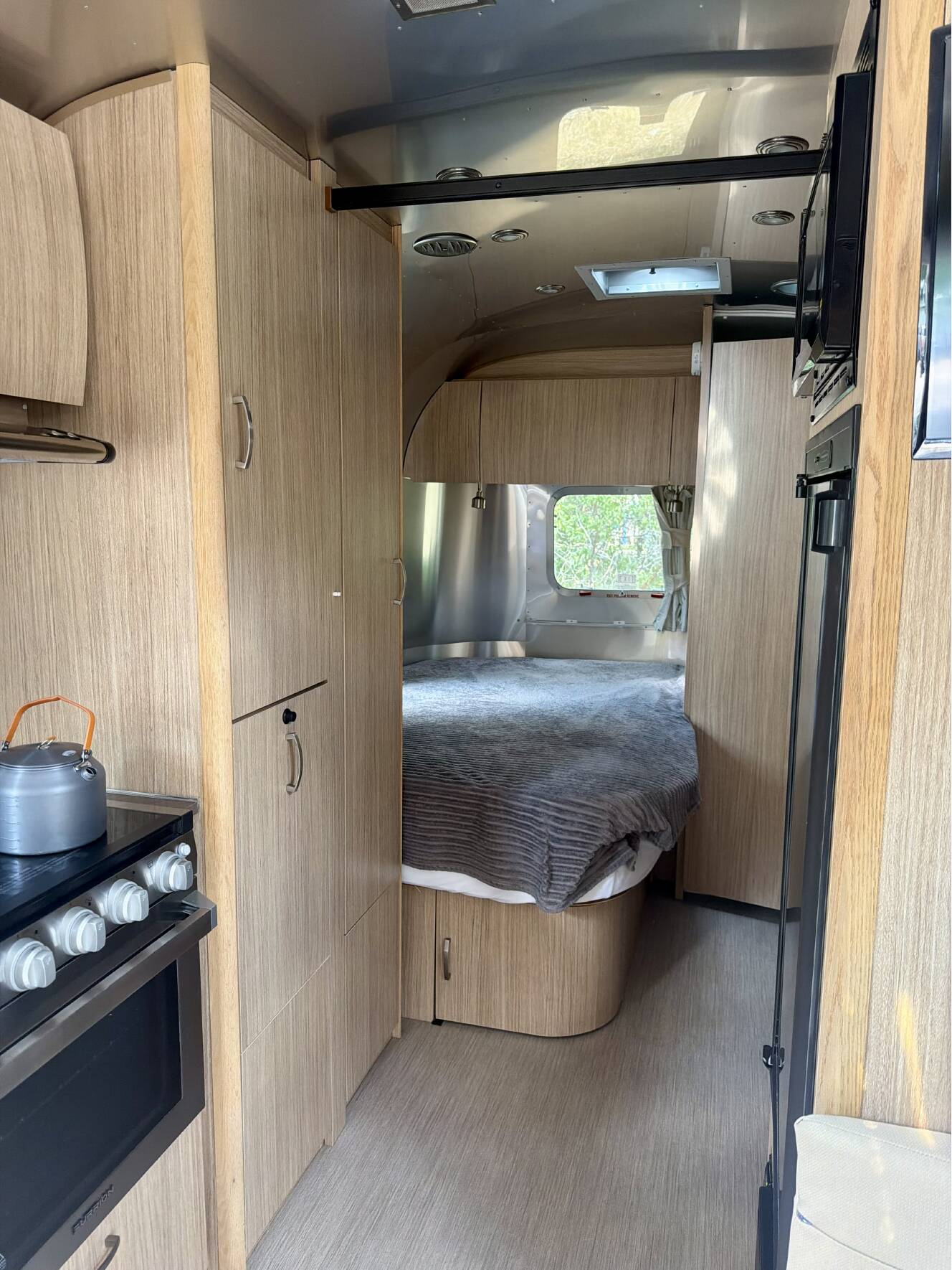A photo of this 2020 Airstream FLYING CLOUD 23CB