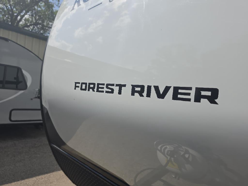 2027 FOREST RIVER 15TLE