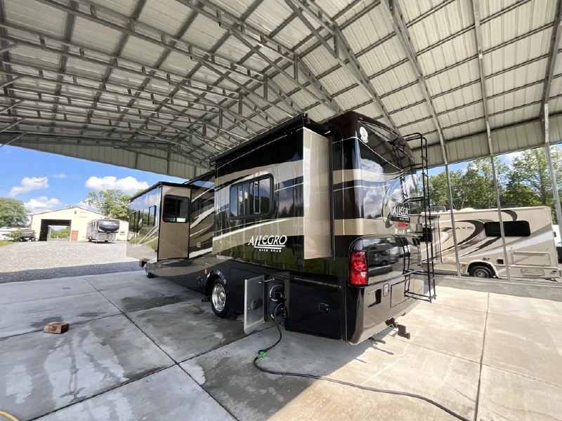 2011 TIFFIN MOTORHOMES 35QBA
