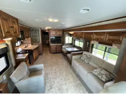 2011 TIFFIN MOTORHOMES 35QBA
