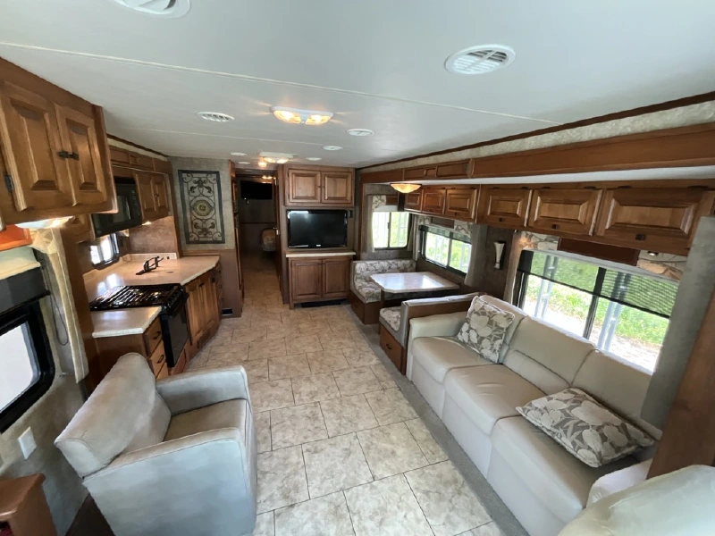 2011 TIFFIN MOTORHOMES 35QBA