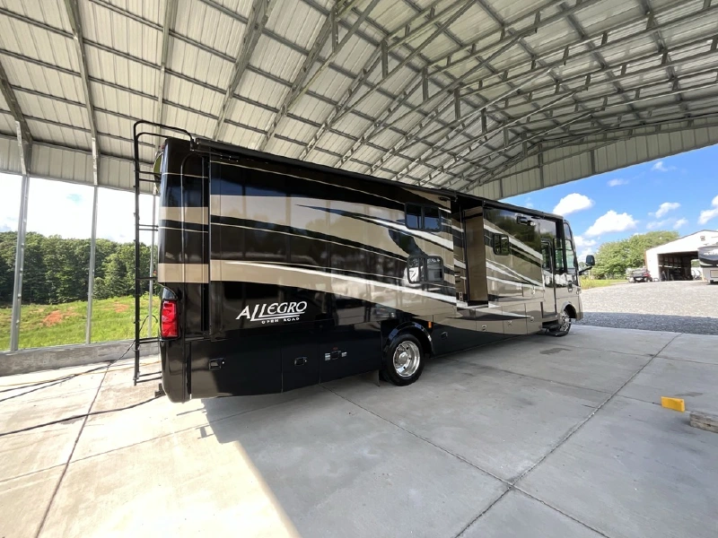 2011 TIFFIN MOTORHOMES 35QBA