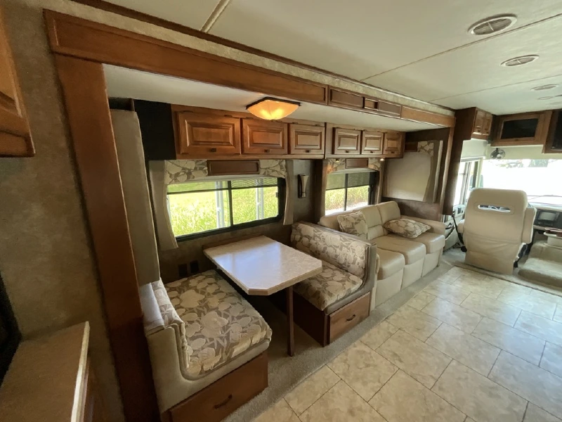2011 TIFFIN MOTORHOMES 35QBA
