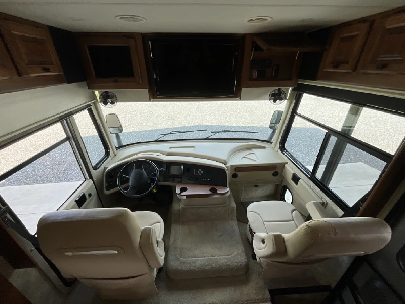 2011 TIFFIN MOTORHOMES 35QBA