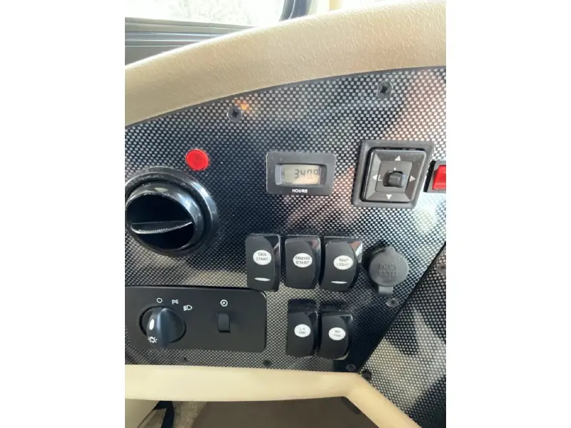 2011 TIFFIN MOTORHOMES 35QBA