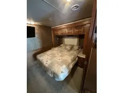 2011 TIFFIN MOTORHOMES 35QBA