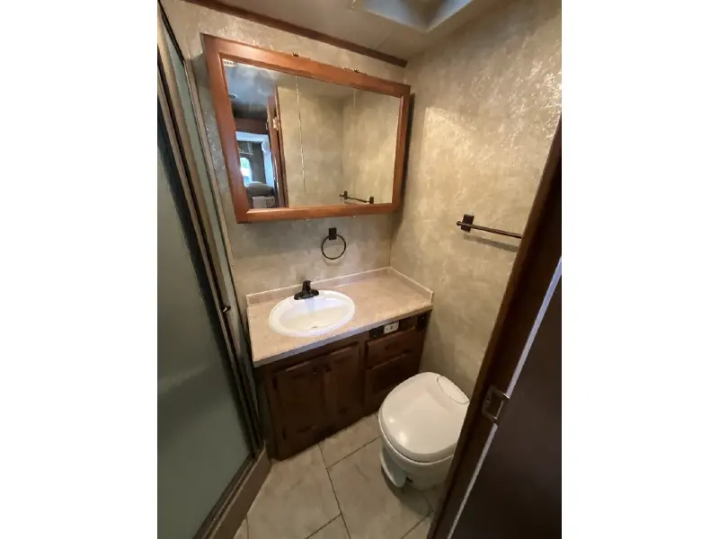 2011 TIFFIN MOTORHOMES 35QBA