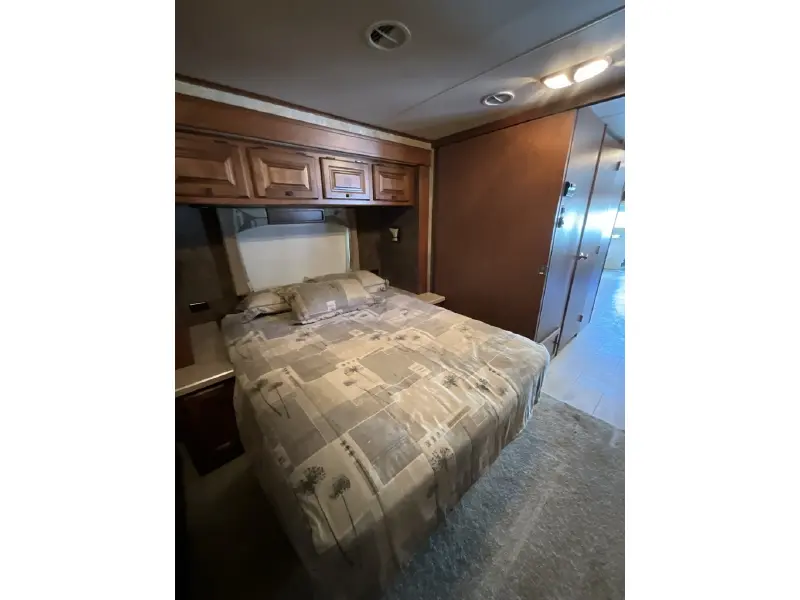 2011 TIFFIN MOTORHOMES 35QBA