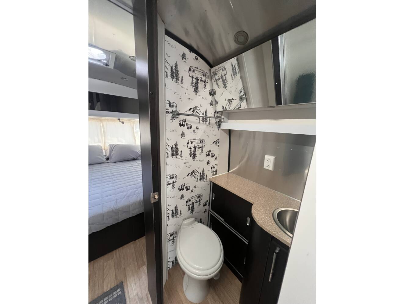 A photo of this 2012 Airstream INTERNATIONAL SIGNATURE 27FB
