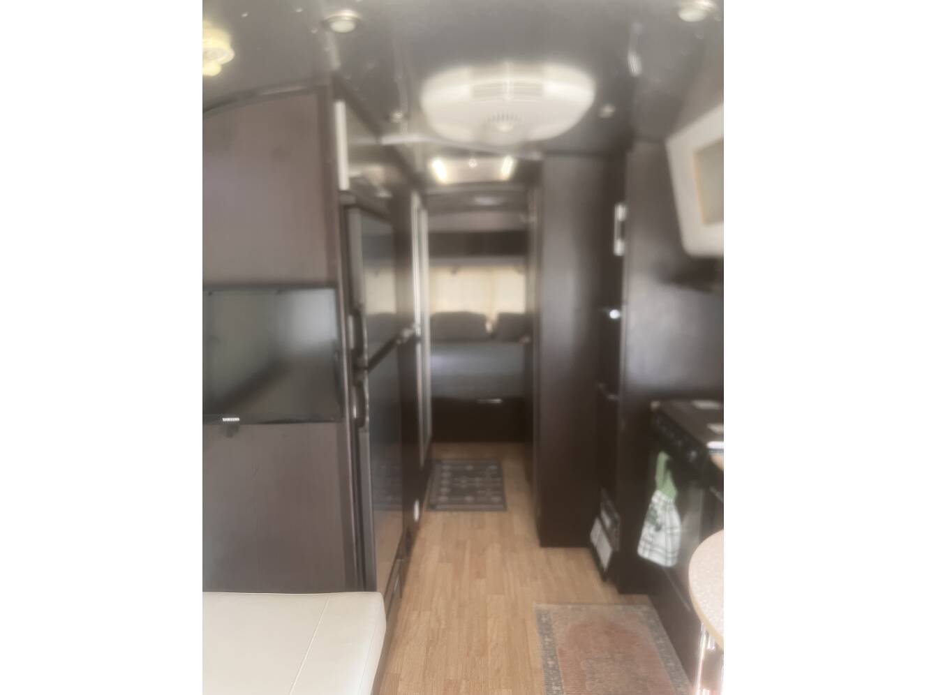 A photo of this 2012 Airstream INTERNATIONAL SIGNATURE 27FB