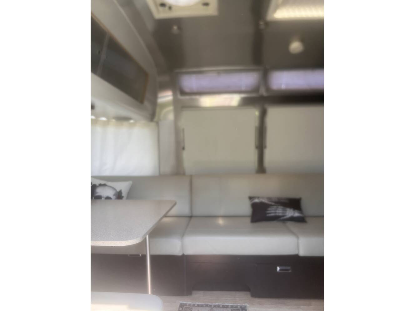 A photo of this 2012 Airstream INTERNATIONAL SIGNATURE 27FB