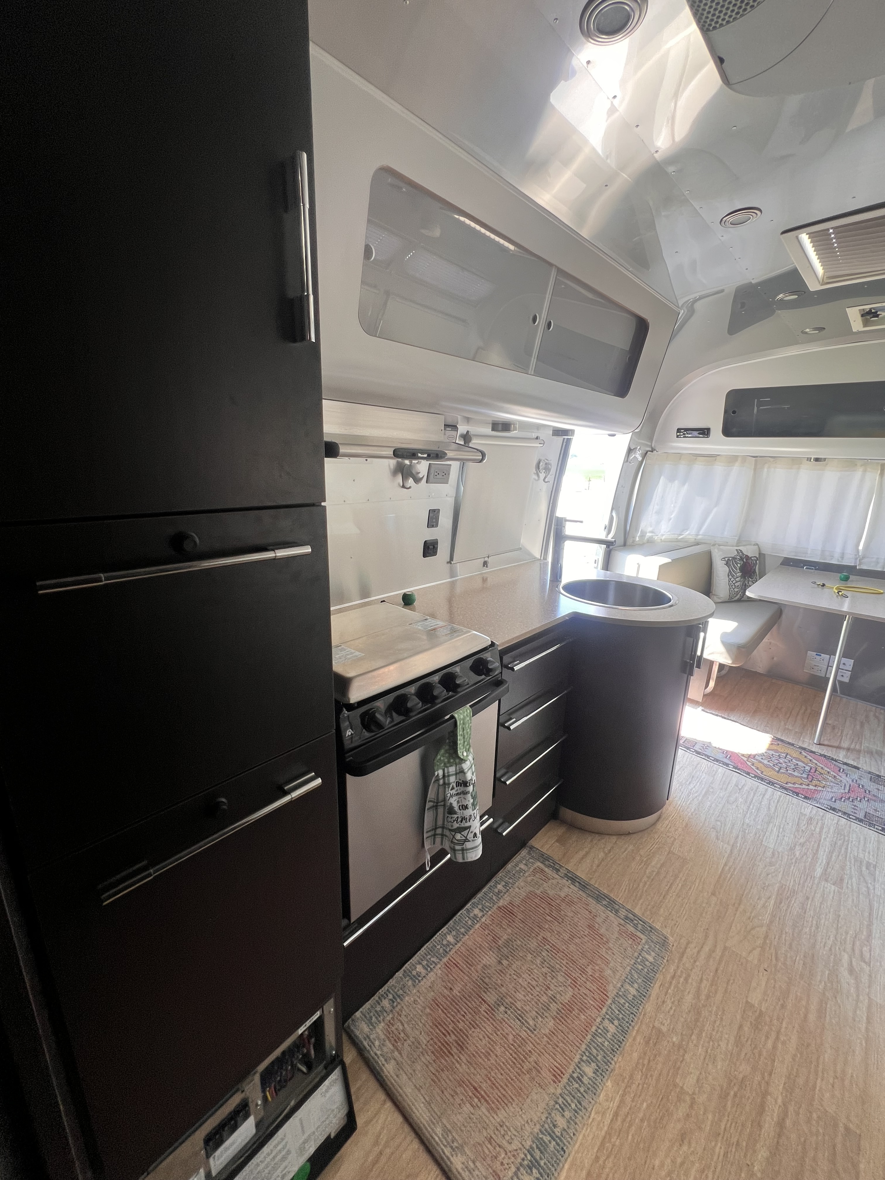 2012 Airstream INTERNATIONAL SIGNATURE 27FB in declo ID