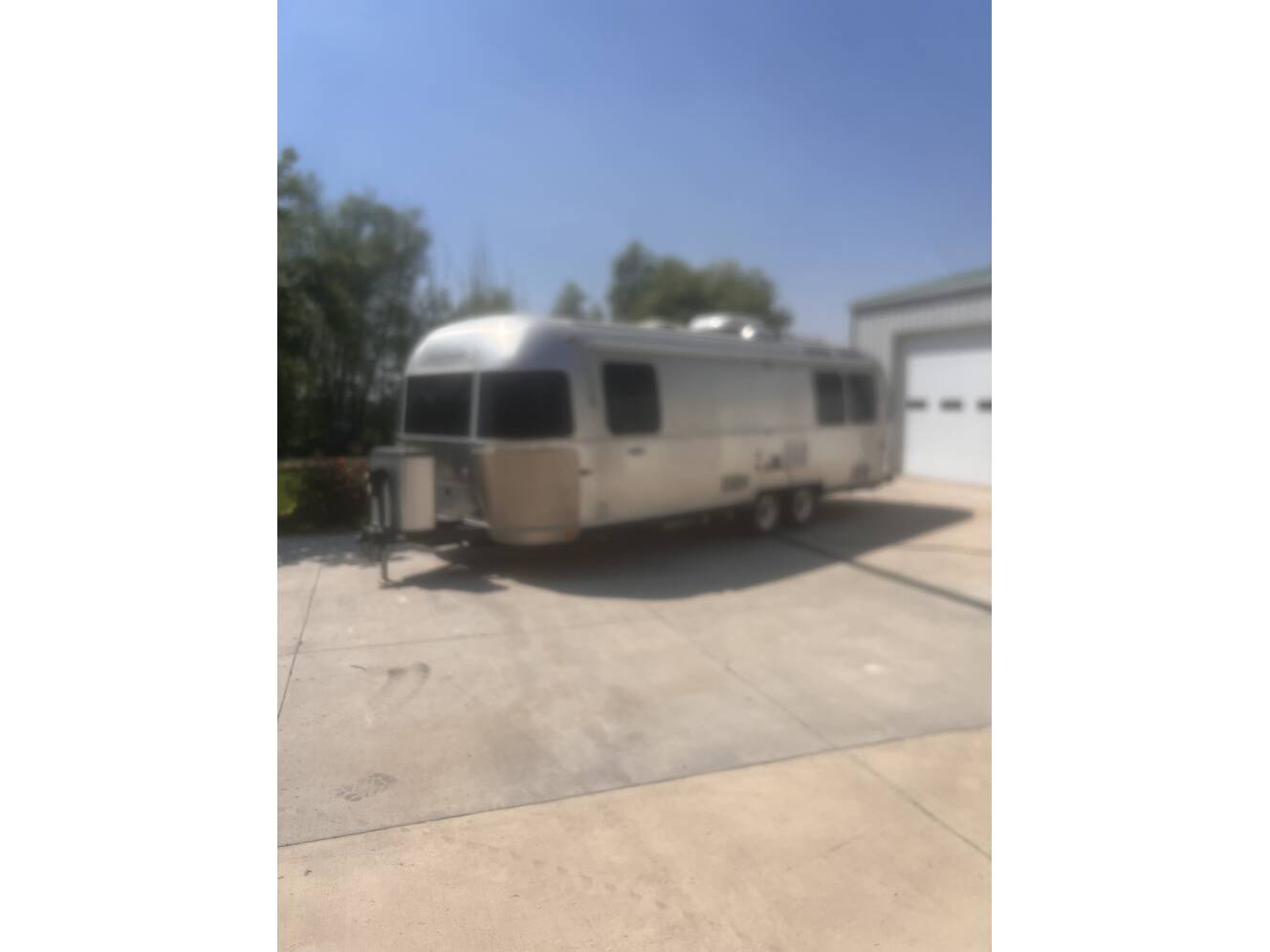 A photo of this 2012 Airstream INTERNATIONAL SIGNATURE 27FB
